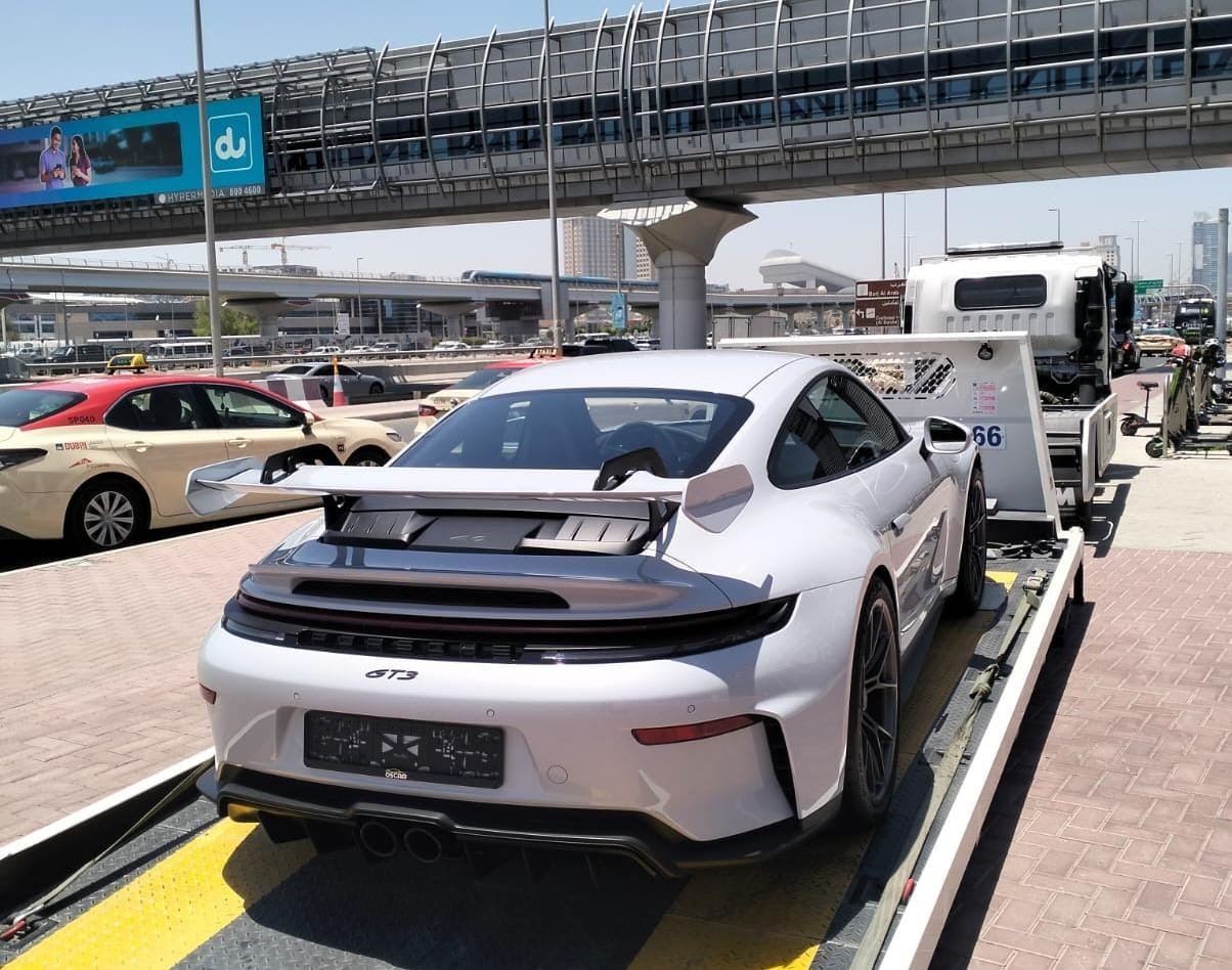 Flatbed Towing Truck Dubai